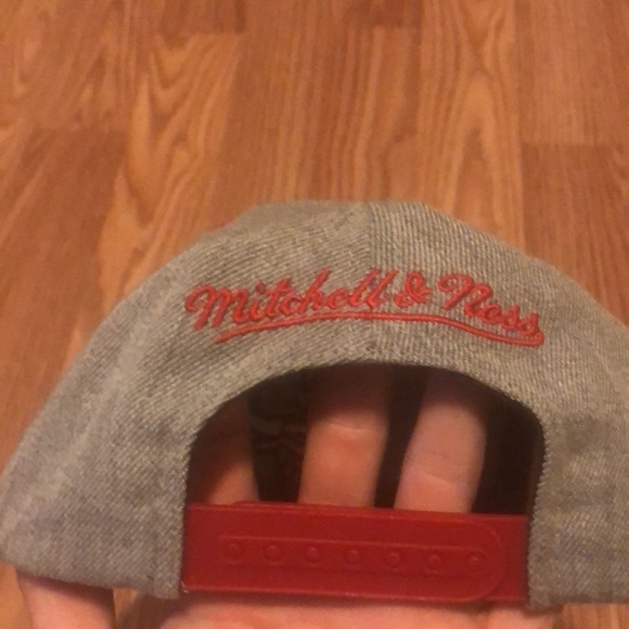 Bulls Hat - Picture 3 of 3